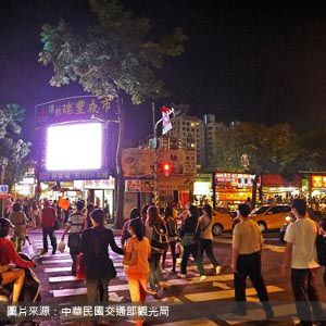 瑞豐夜市 Ruifeng Night Market 高雄包車旅遊