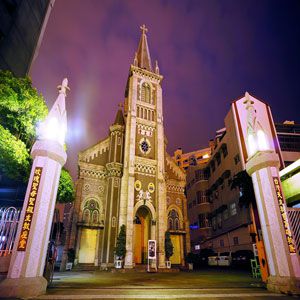 天主教玫瑰堂 Holy Rosary Cathedral Minor Basilica 高雄包車旅遊