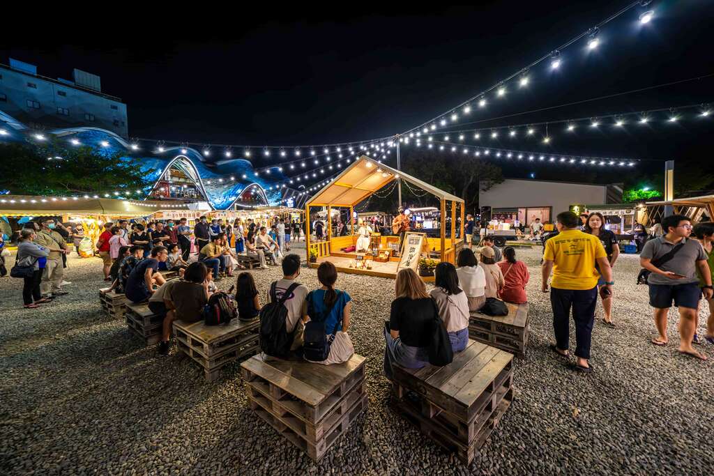 鐵花村音樂聚落慢市集