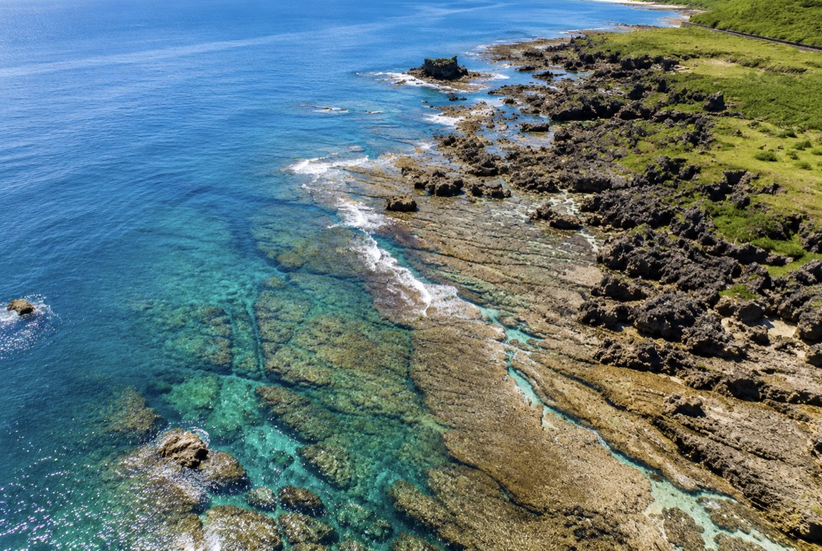 小巴里島岩