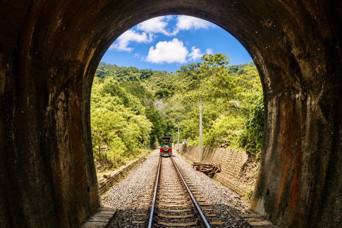 舊山線鐵道自行車|苗栗包車旅遊